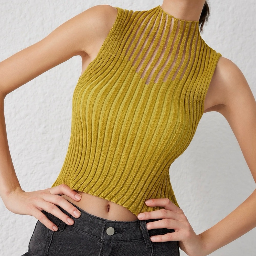CIDER SLEEVELESS SOLID KNIT STAND COLLAR RUFFLE TRIM TANK TOP